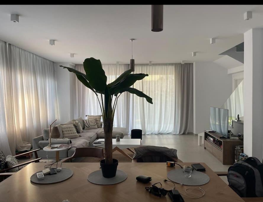 Lalzi Bay 3 Bed With Heated Pool Durrës