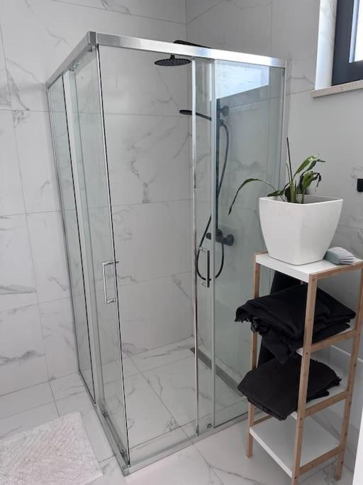 Willa Lalzi Bay 3 Bed With Heated Pool Durrës